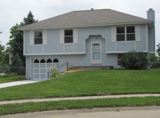 12911 Taylor Cir, Omaha, NE 68164