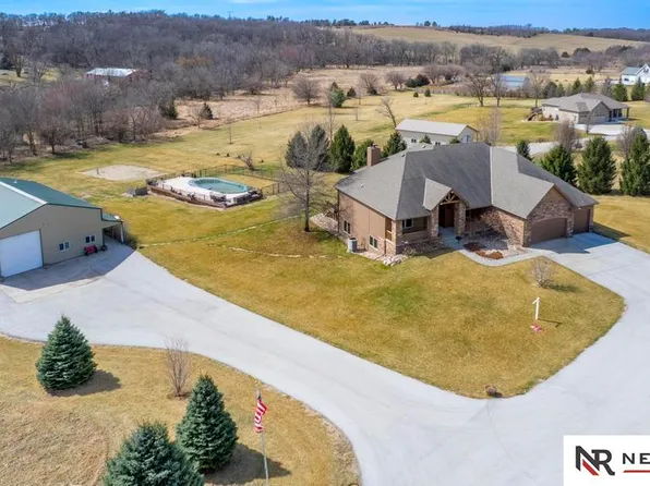 6541 Russell Emmett Ct, Papillion, NE 68133
