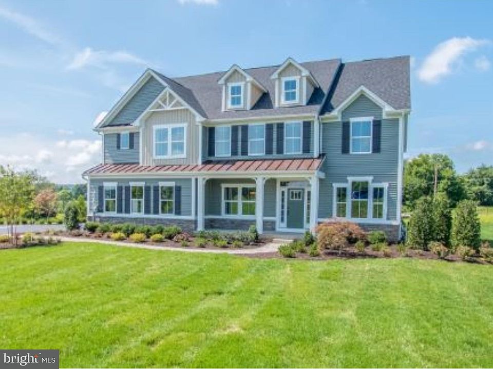 1st image of 2040 Idlewyld Dr
