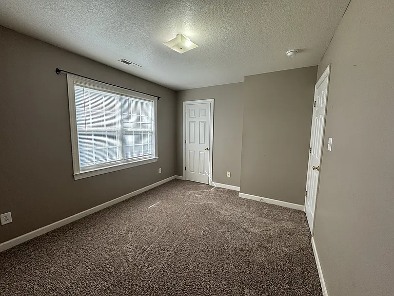 302 Streamwood Dr #1 — Photo 6