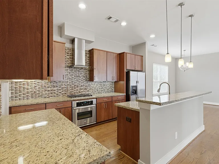 1535 Malone St — Photo 8