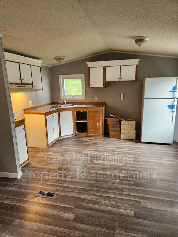2 bed, 1.0 bath, $1,000 — Photo 1