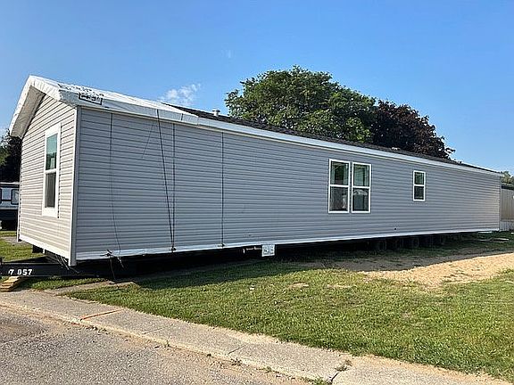 2nd image of 413 Silver Sand Dr