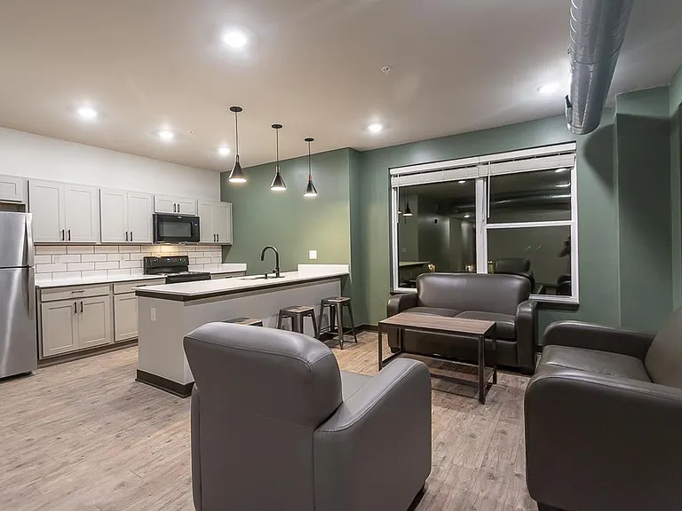 The Bentley Apartments — Photo 135