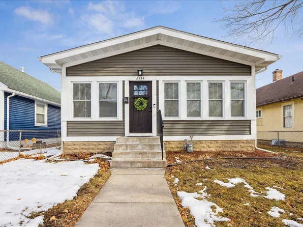 2934 Queen Ave N, Minneapolis, MN 55411