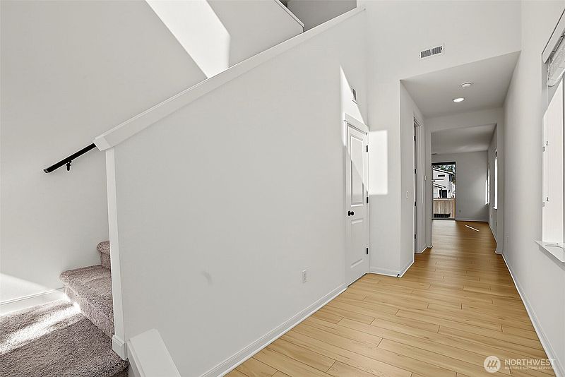 3rd image of 4687 Hibiscus Circle SW