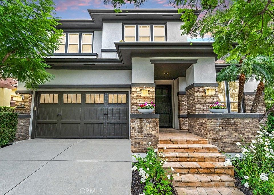 1st image of 24 Thornhill St