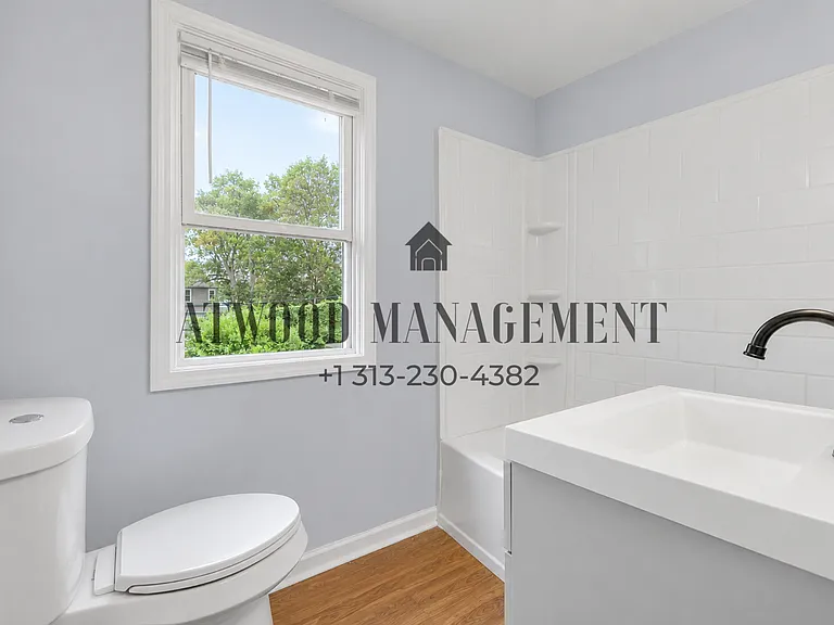 15752 Rutherford St — Photo 11