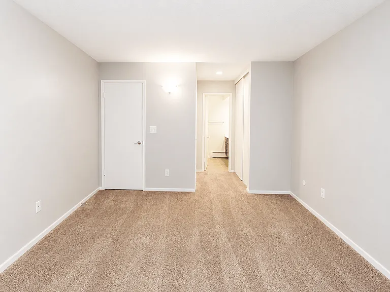 Lexington Hills Apartments — Photo 110
