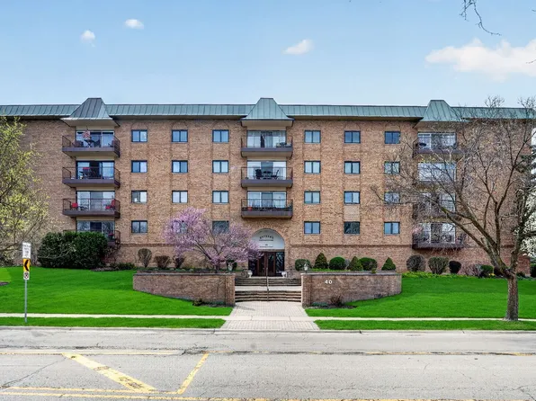 40 S Main St APT 3H, Glen Ellyn, IL 60137