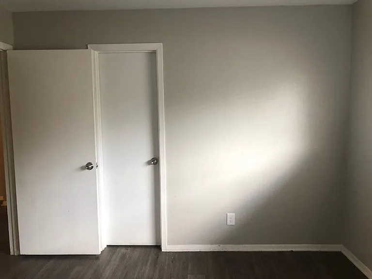 2410 Woodoak Ct — Photo 14