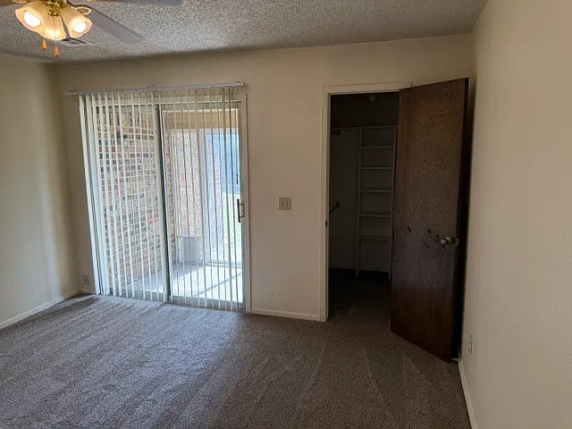 2410 Oakridge Dr — Photo 8
