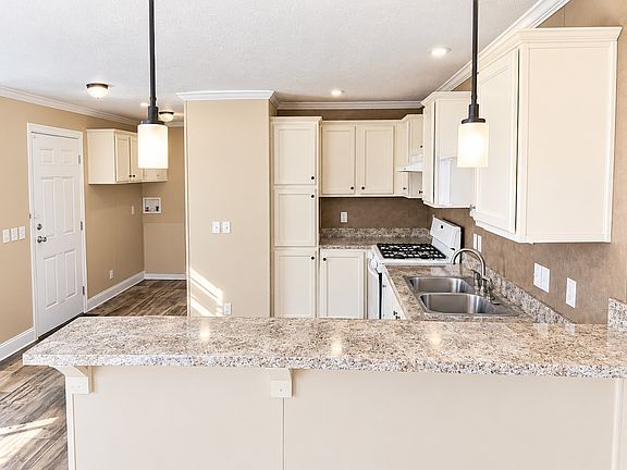 4th image of 3939 N Clinton St Lot 9