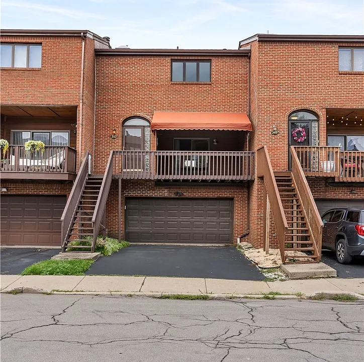 353 Lakefront Blvd