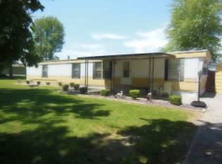 7457 Old Highway 50, Flora, IL 62839