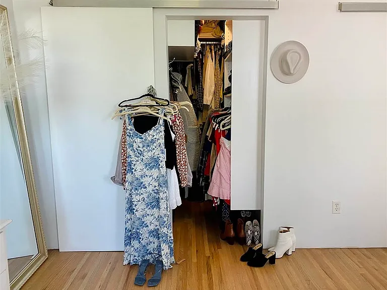 222 Bloomfield St #6R — Photo 11