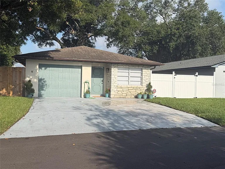 536 Hibiscus Way #7-B — Photo 3