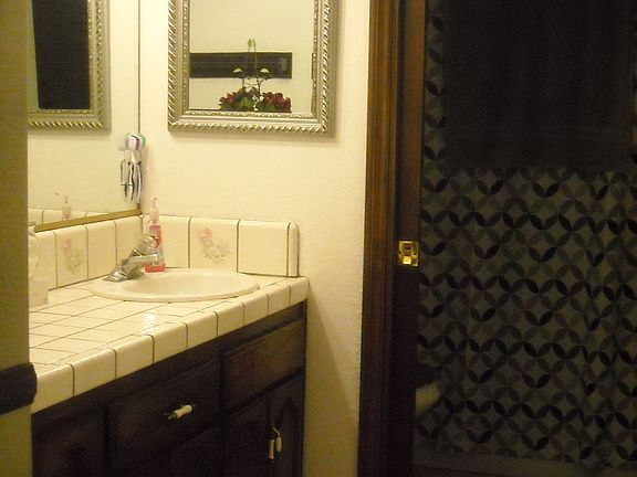 3rd image of 1208 W Lancaster Blvd