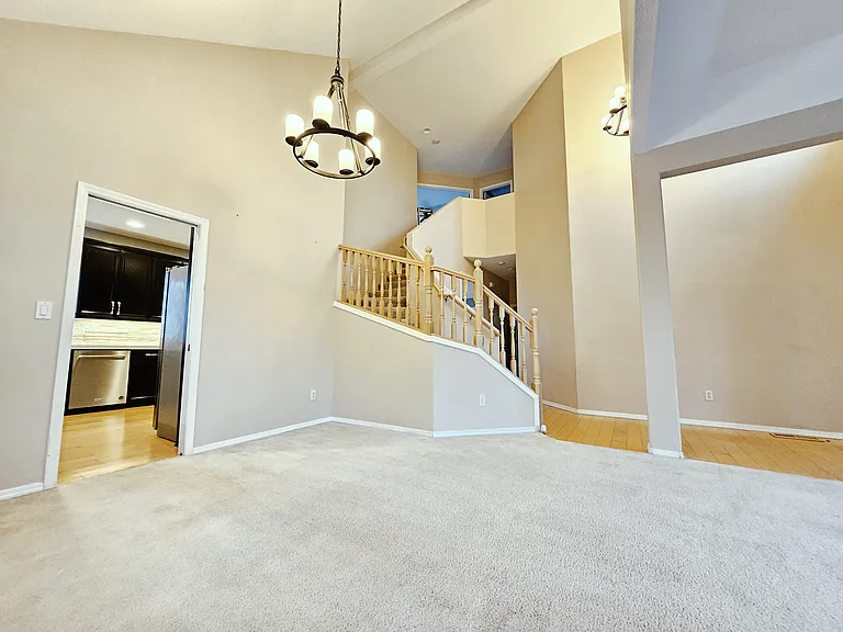8925 SW Iowa Dr — Photo 3