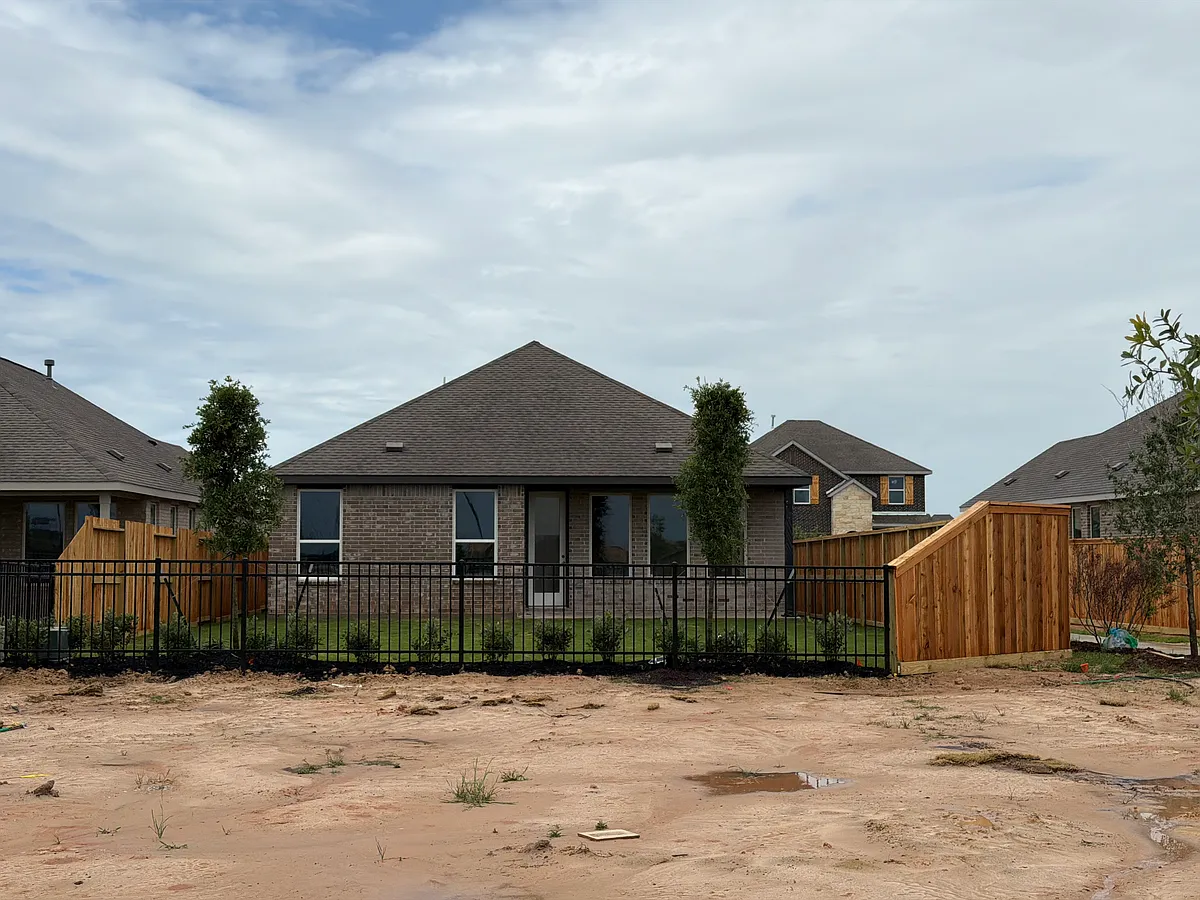 Building Photo - Wild Meadow Dr