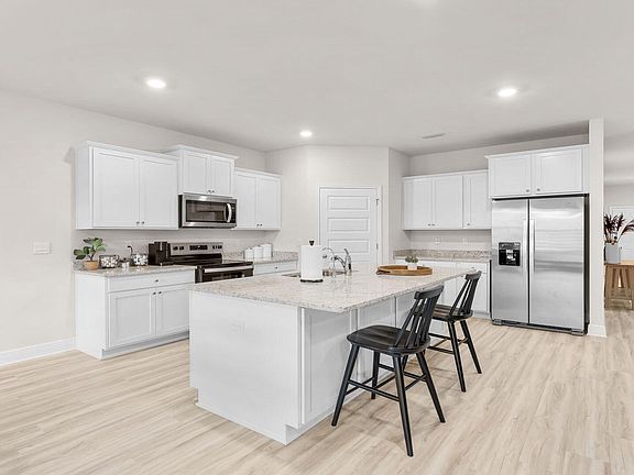 4th image of 574 Norris Dr