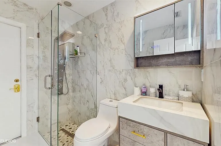 13646 Callington Dr — Photo 24
