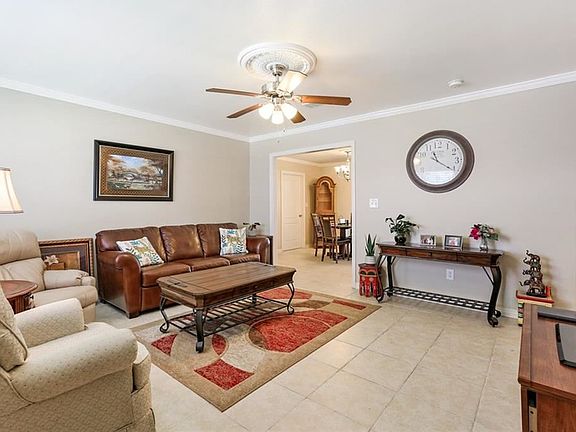 3rd image of 2812 Pecan Dr