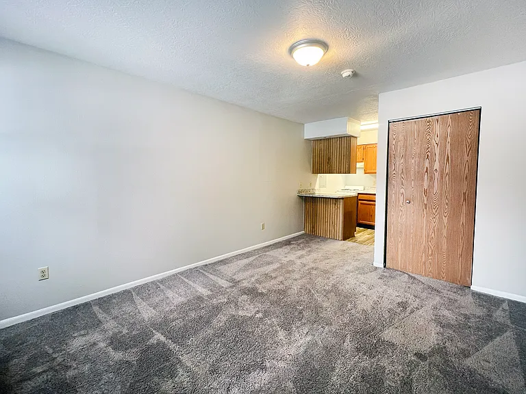 2550 N Limestone St — Photo 42