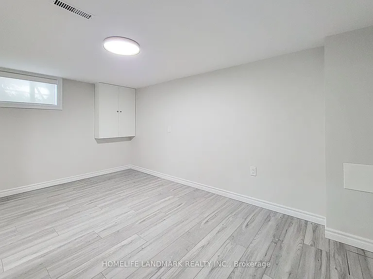 75 Bayview Dr #LOWER — Photo 24