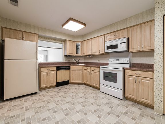 4th image of 441 N Park Blvd APT 4K