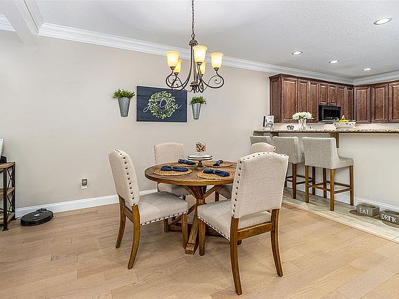 4th image of 828 Kandenna Dr