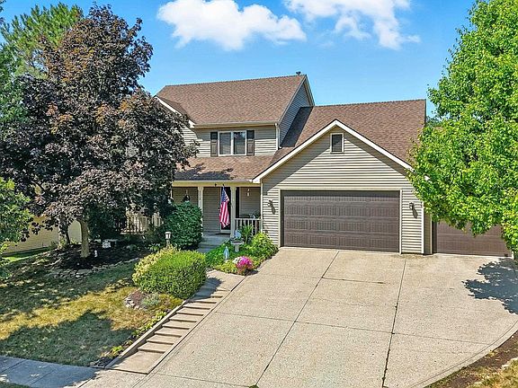 2nd image of 8213 Becketts Ridge Ln