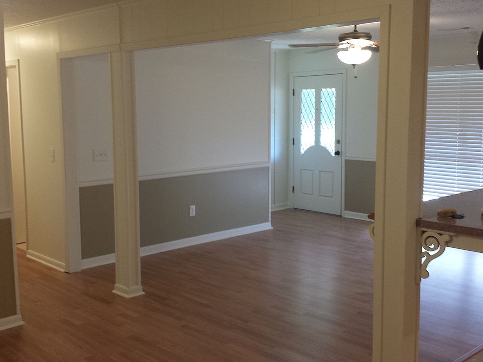 2nd image of 1205 Crestwood Dr