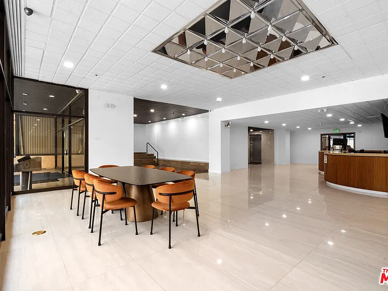 727 S Ardmore Ave #108 — Photo 38