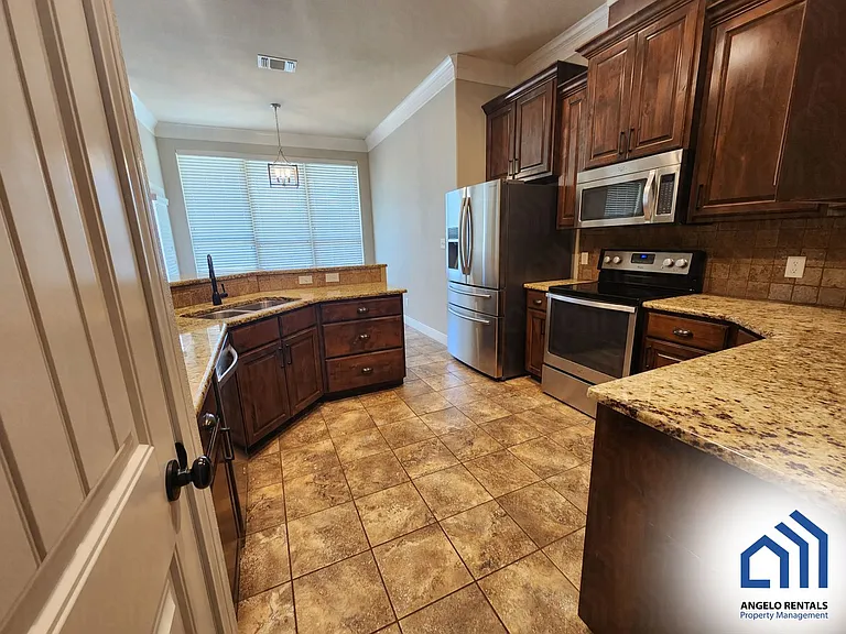 801 Hunters Glen Rd — Photo 5
