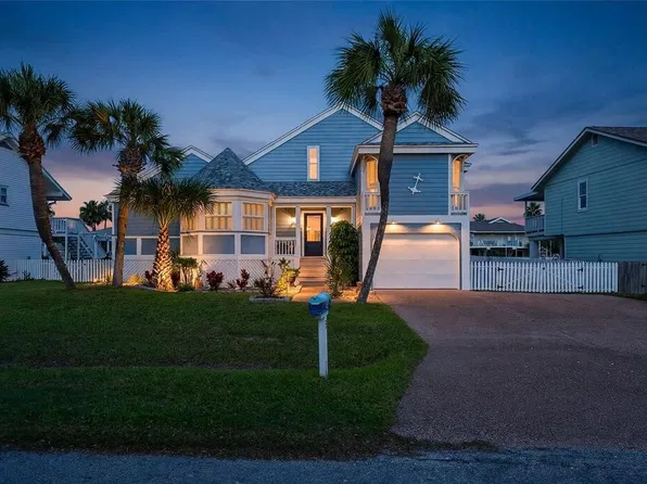 3 Pelican Dr, Rockport, TX 78382
