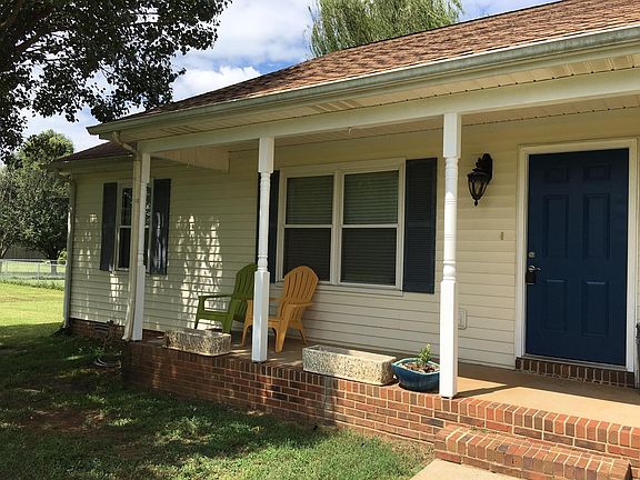 4th image of 1700 Golden Valley Dr