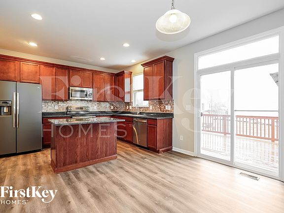 5th image of 920 Salinger Dr