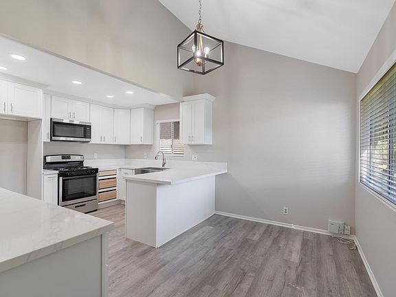 5th image of 1377 Jasper Ave