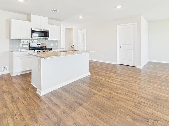 5th image of 408 Wrenwood Dr