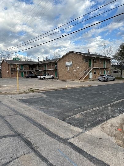 1st image of 1015 Parmer Ave #5c4090343