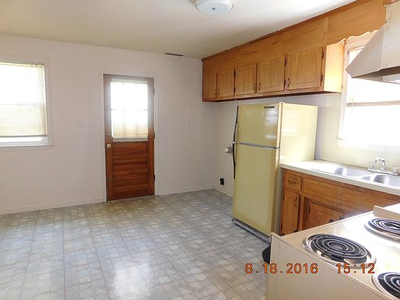 5th image of 3204 Western St #B