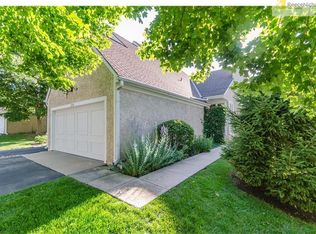 12558 Broadmoor St, Overland Park, KS 66209