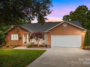106 Brandonwood Ln, Kings Mountain, NC 28086