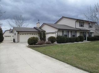 2101 W Oakwood Rd, Oak Creek, WI 53154