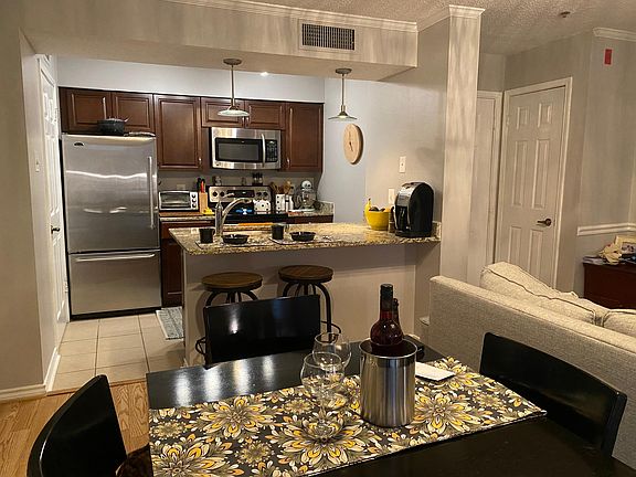 2nd image of 1524 Lincoln Way APT 102