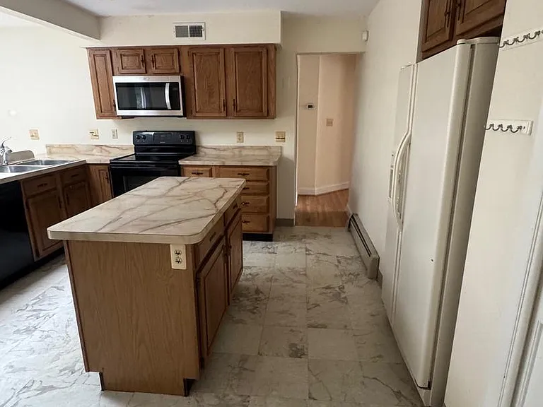 4046 Elizabeth Ln — Photo 6