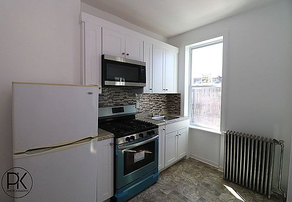 5th image of 118 N 8th St #8