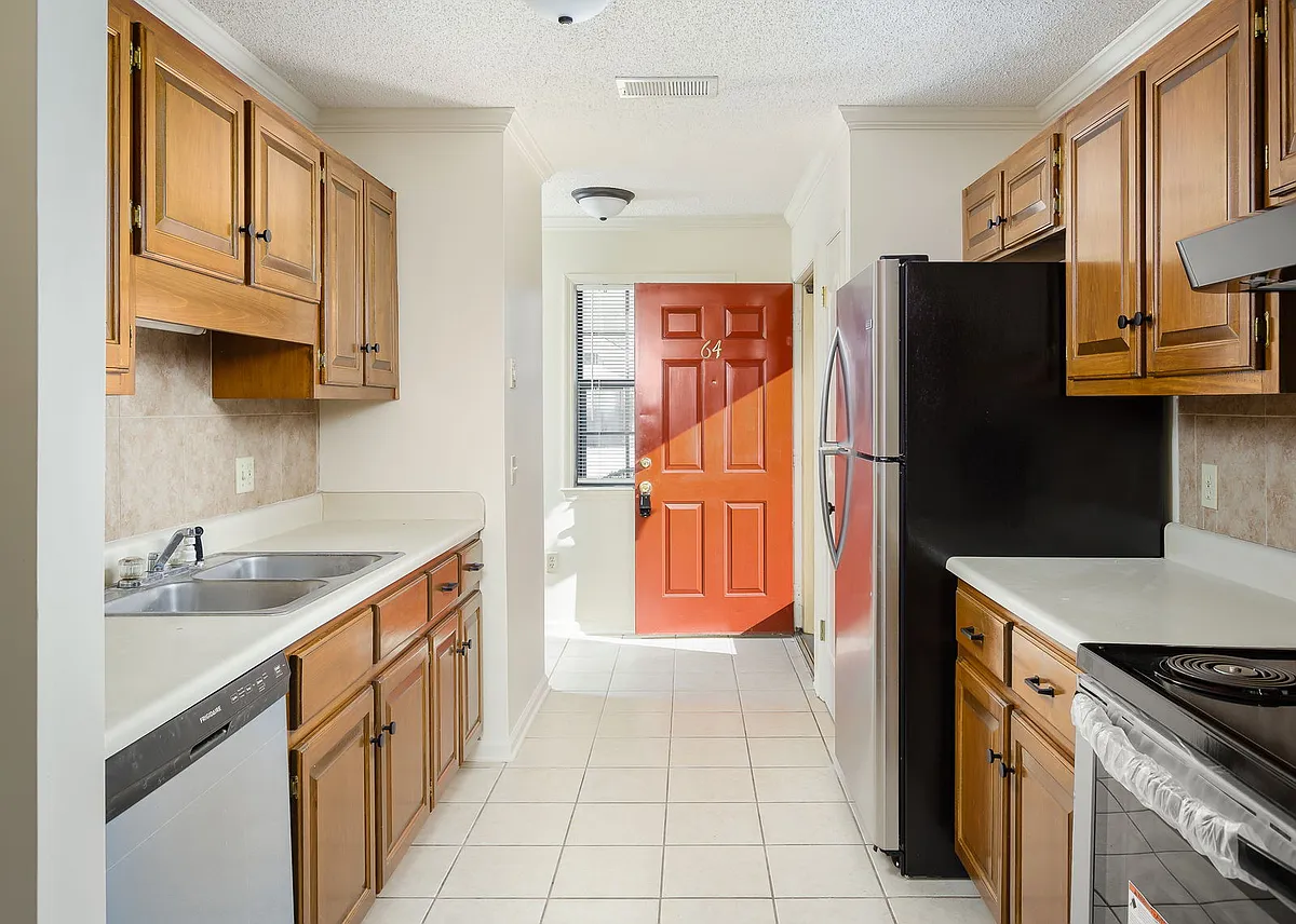 Building Photo - Creekside Apartments