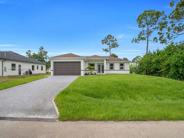 2715 10th St W, Lehigh Acres, FL 33971